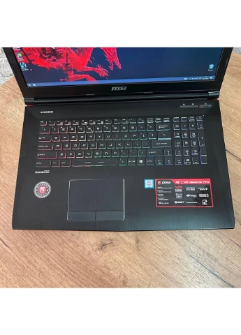 Ігровий ноутбук GE72VR 7RF Apache Pro / 17.3" (1920x1080) TN / Intel Core i7-7700HQ (4 (8) ядра по 2.8 - 3.8 GHz) / 16 GB DDR4 MSI (398143611)