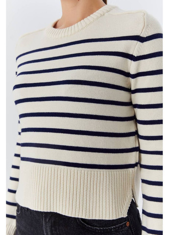 Молочний демісезонний светр жіночий повсякденний пуловер Style Point