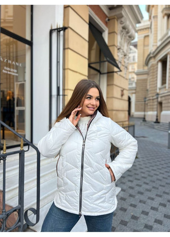 Молочная демисезонная женская стеганная куртка с капюшоном Fashion