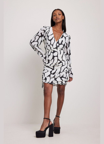 Білий сукня демісезон,білий в чорні візерунки, NA-KD