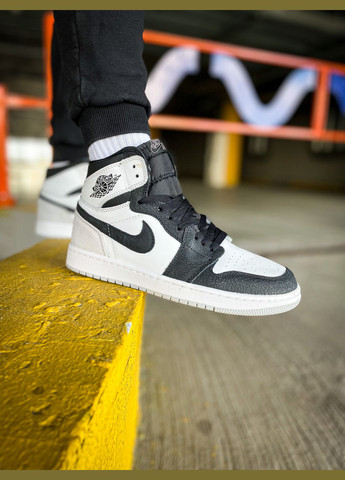 Черно-белые всесезонные кроссовки мужские nike air jordan 1 retro high bleached black white | найк аир джордан 1 ретро высокие черно-белые No Brand