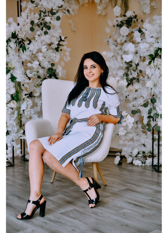 Голубая женское бежевое платье с геометрическим орнаментом. узор орнамент прямой вискоза (352473810)