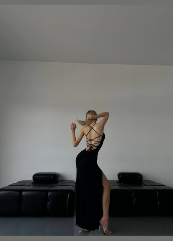 Черное вечернее приталенное платье макси со шнуровкой на спине с открытой спиной MonCher