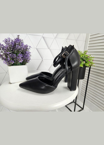 Туфлі босоніжки із закритим носком чорні човники на широкому підборі (24,5 см) sp-2918 No Brand (289728595)
