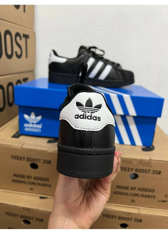 Черные всесезонные кроссовки adidas superstar black No Brand