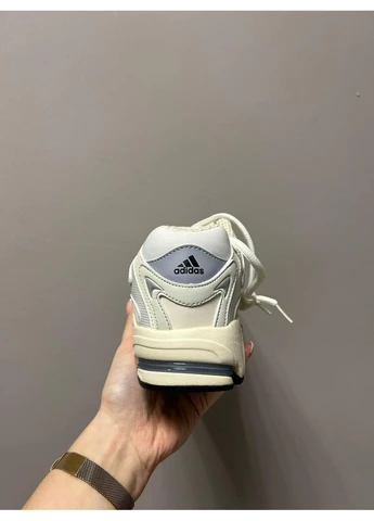 Белые демисезонные кроссовки мужские adidas response ivory адидас респонс белые No Brand