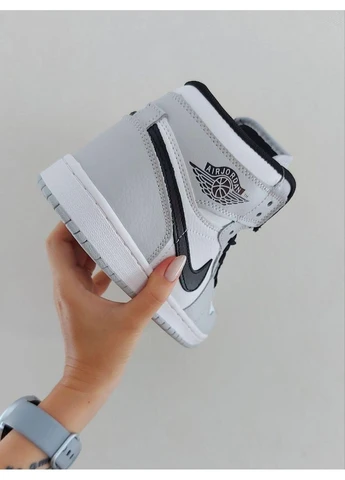 Сірі літні кросівки nike air jordan 1 mid light smoke grey v2 найк аір джордан сірі No Brand