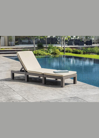 Шезлонг розкладний пластиковий з подушками Allibert Daytona (17211632) Капучино Keter (367982800)