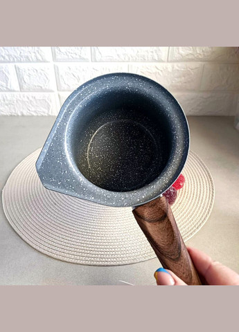 Серая турка для варки кофе из углеродистой стали 1100 мл с ручкой под дерево Kamille (303209560)