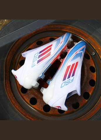 Белые футбольные бутсы No Brand без шнурков