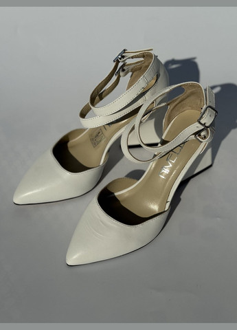 Белые босоножки Nivelle