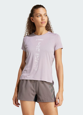 Фиолетовая всесезон футболка для бега terrex agravic trail adidas