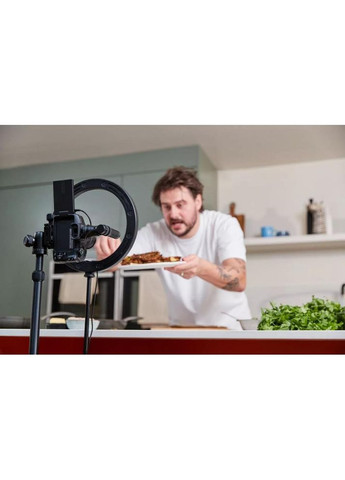 Беззеркальный фотоаппарат kit RF-S 18-45mm IS STM Black (5811C033) Canon EOS R50 (316631429)