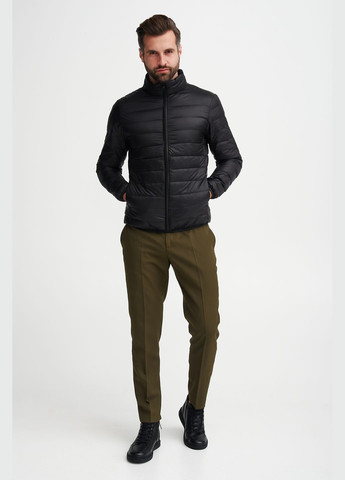 Черная демисезонная куртка Estro