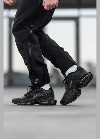 Чорні Осінні кросівки чоловічі nike air max tn plus black | найк аір макс тн плюс чорні No Brand
