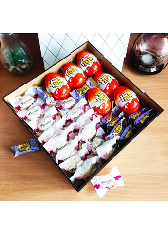 Бокс с Kinder JOY и сладостями для ребенка или девушки на день рождения Новый год 8 марта (ar318) No Brand (368711187)