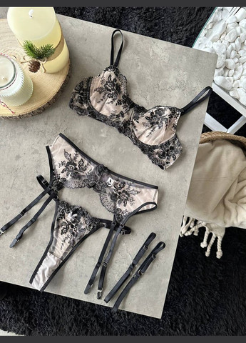 Бежевий демісезонний якісний романтичний комплект декорований елегантною вишивкою No Brand