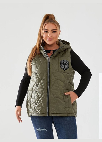 Женская стёганая жилетка жилет безрукавка батал с капюшоном средней длины большой размер хаки Viki Жилет (316035147)