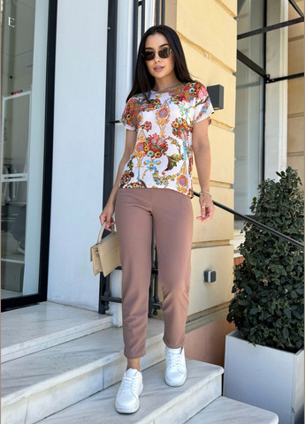 Белая летняя блузка-футболка свободного кроя с ярким принтом INNOE Блуза-футболка