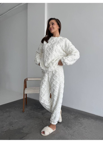 Жіночий теплий домашній костюм молочного кольору 35728 No Brand (366530961)