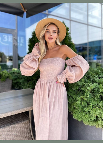 Бежевое повседневный, вечернее женское платье макси с разрезом с открытыми плечами Україна однотонное