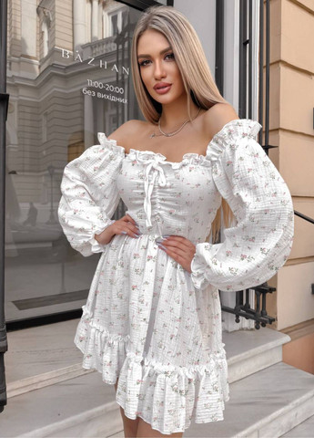 Молочна повсякденний сукня міні приталеного крою з довгим рукавом ліхтарик Tik-Tak з квітковим принтом