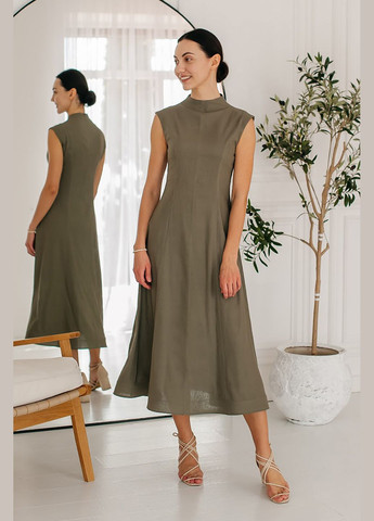 Оливкова (хакі) сукня з льону з високим коміром і приталеним кроєм olive Lana Bryk однотонна