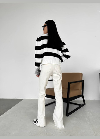 Жіночий светр із V-подібним вирізом колір молочний-чорний 432190 New Trend (285711883)
