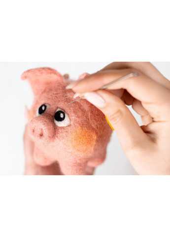 Набір для творчості Свинка валяння іграшки з вовни для дітей віком від 8 років креативний комплект УМНЯШКА (368759019)