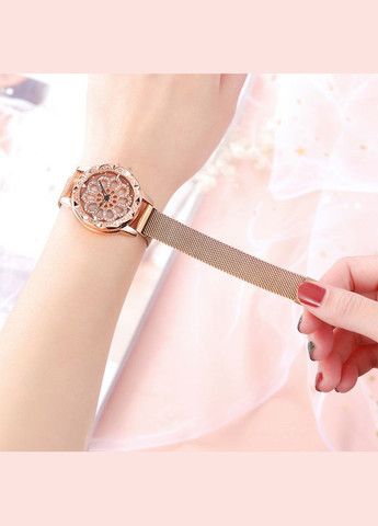 Chanel Женские часы с вращающимся крутящимся циферблатом Flower Diamond Rotation Watch — Крем, (327830102)