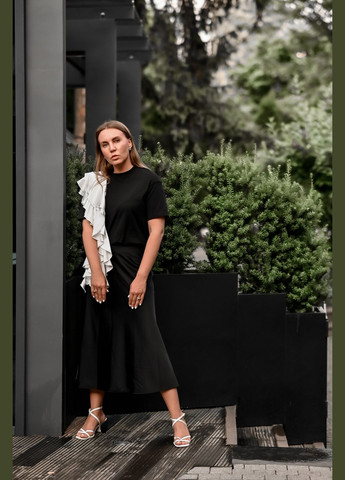 Футболка чорна з воланом ALNEST - (295689327)