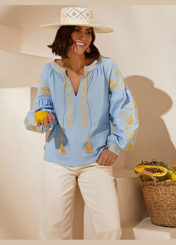 Светло-голубая женская вышиванка с вышивкой гладью на рукавах. ESQ хлопок (331864283)