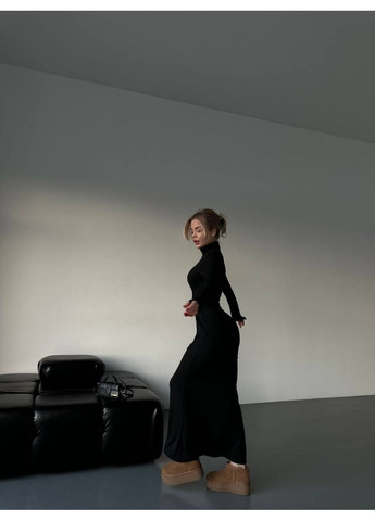 Черное кэжуал женское платье макси длины с утеплением силуэтная MonCher