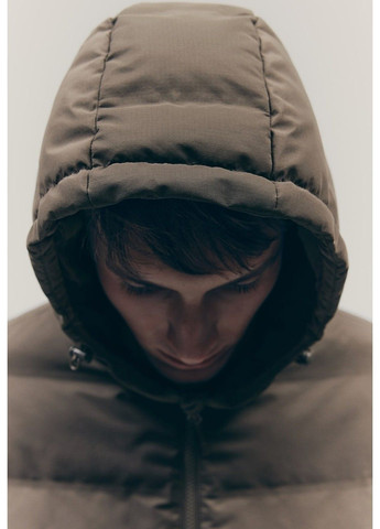 Темно-зеленая демисезонная мужская ветрозащитная куртка regular fit н&м (58582) s темно-зеленая H&M