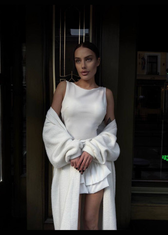 Білий коктейльна сукня-шорти з воланами MonCher