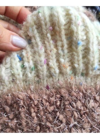 Зимова В'язана Жіноча Шапка з Вушками Теплий Модний Капор на Зав'язках на Флісі No Brand шапка з вушками (365301167)