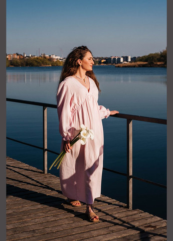 Світло-рожева family look рожева муслінова сукня для мами, ніжна й легка v.o.g. V.O.G.