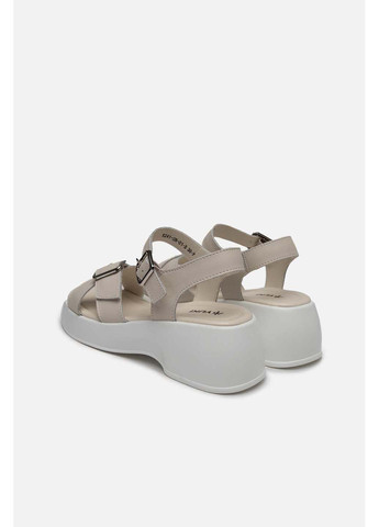 Молочные босоножки Wilmar