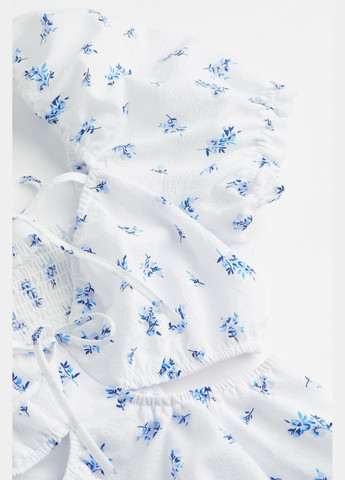 Белое повседневный платье H&M с цветочным принтом