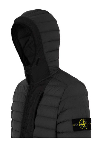 Чорна демісезонна куртка 41225 loom woven down chambers stretch nylon tc Stone Island