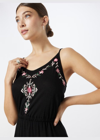 Чорна сукня About You