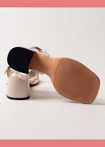 Босоніжки на підборах пряжка стрази Aifоrmaria бежеві лакована шкіра Aiformaria (328920867)