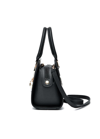 Жіноча сумка трапеція з екошкіри з брелоком зміїний принт чорна (sku_1458) No Brand (330576315)