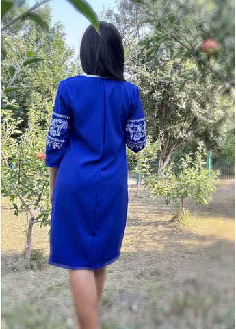 Синяя женское синее платье вышиванка с рукавом 3/4 узор орнамент прямой вискоза (355463847)