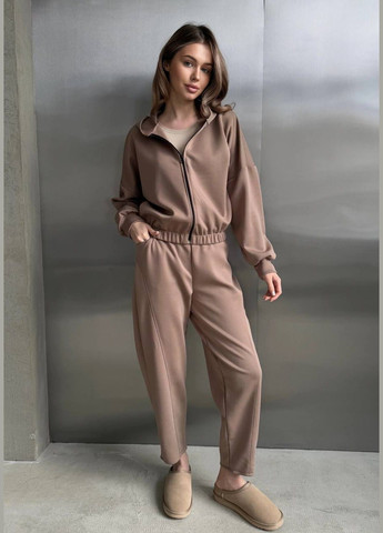 Женский спортивный костюм с худыми и брюками джоггерами. MonCher (335833143)