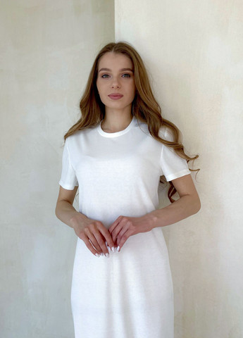 Белое повседневный платье-футболка до колена в рубчик черное 700000141 оверсайз, платье-футболка Merlini однотонное