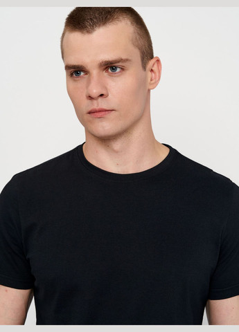 Черная футболка для мужчин базовая с коротким рукавом Роза