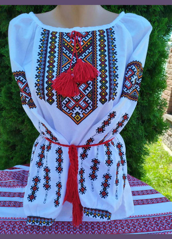 Яскраво-червона жіноча вишиванка "гуцульська" на білому натуральному домотканому полотні Прикарпатські Вишиванки пряма бавовна (323167461)