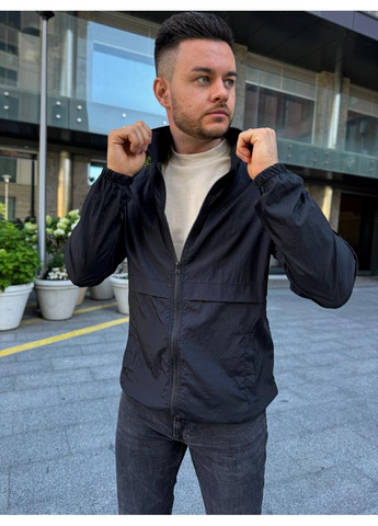Черная демисезонная ветровка Vakko