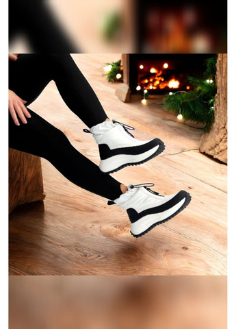 Жіночі білі водонепроникні термодутики з чорним елементом зимові на хутрі MD Дутики (369719504)